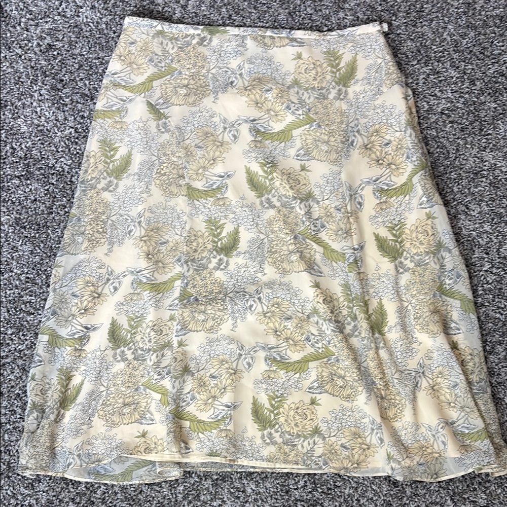 90’s Floral Cream and Green Women's Midi Skirt